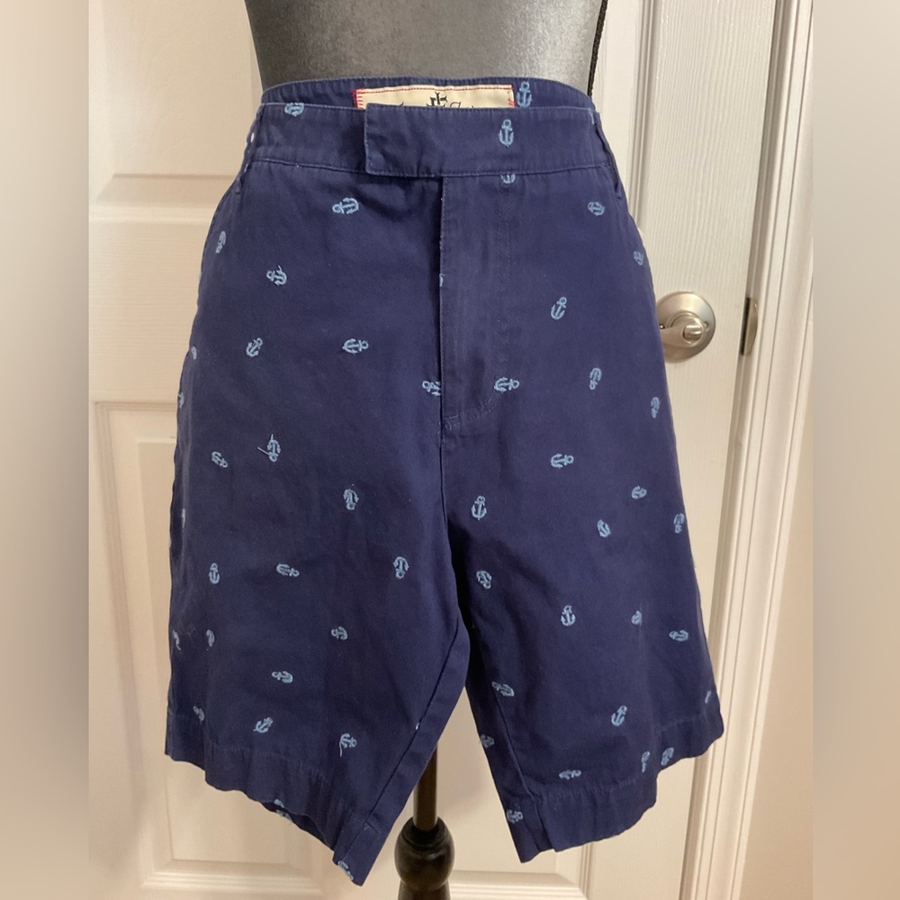 IRON FIST shorts in size 34